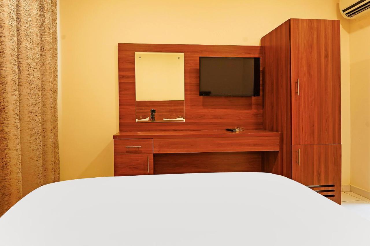 Oyo 925 Emirates Hotel Ντουμπάι Εξωτερικό φωτογραφία